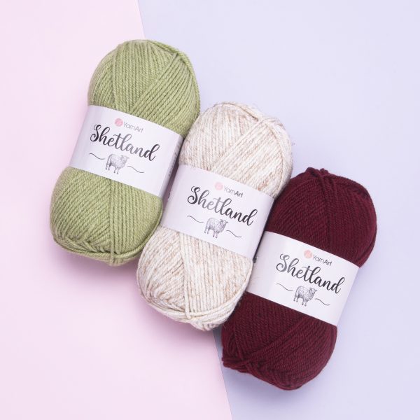 trois pelotes shetland vert creme bordeaux