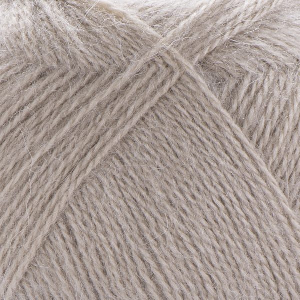 Gros plan sur fil Angora Star blé moelleux brillant