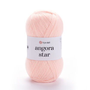 Gros plan pelote Angora Star pêche clair pour tricot fin