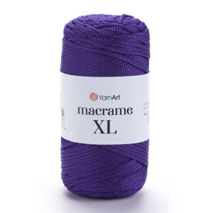 Focus sur pelote Macrame XL violet premier plan clair