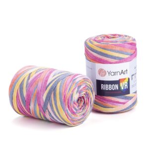 Deux pelotes Vr Ribbon rose gris posées, plan principal
