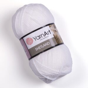 Pelote Shetland blanc laine douce au premier plan net