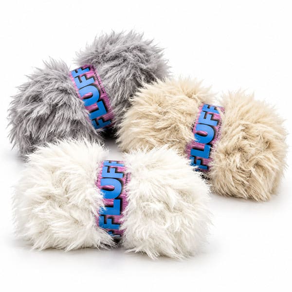 trois pelotes de fluffy fourure