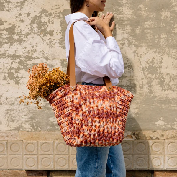 sac réalisé avec le fil dmc eco vita 4 multicolore coton recyclé couleur rouille